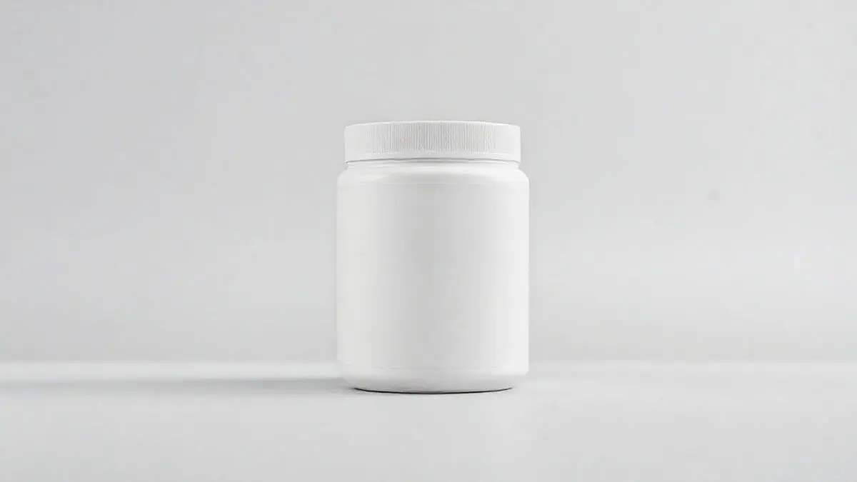 Pote de creatina 100% pura em um fundo de estúdio, ilustrando a análise completa do suplemento da Absolut Nutrition para saber se vale a pena.